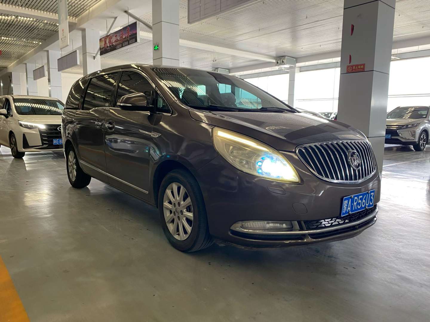 Buick GL8 3999 Flagship 2