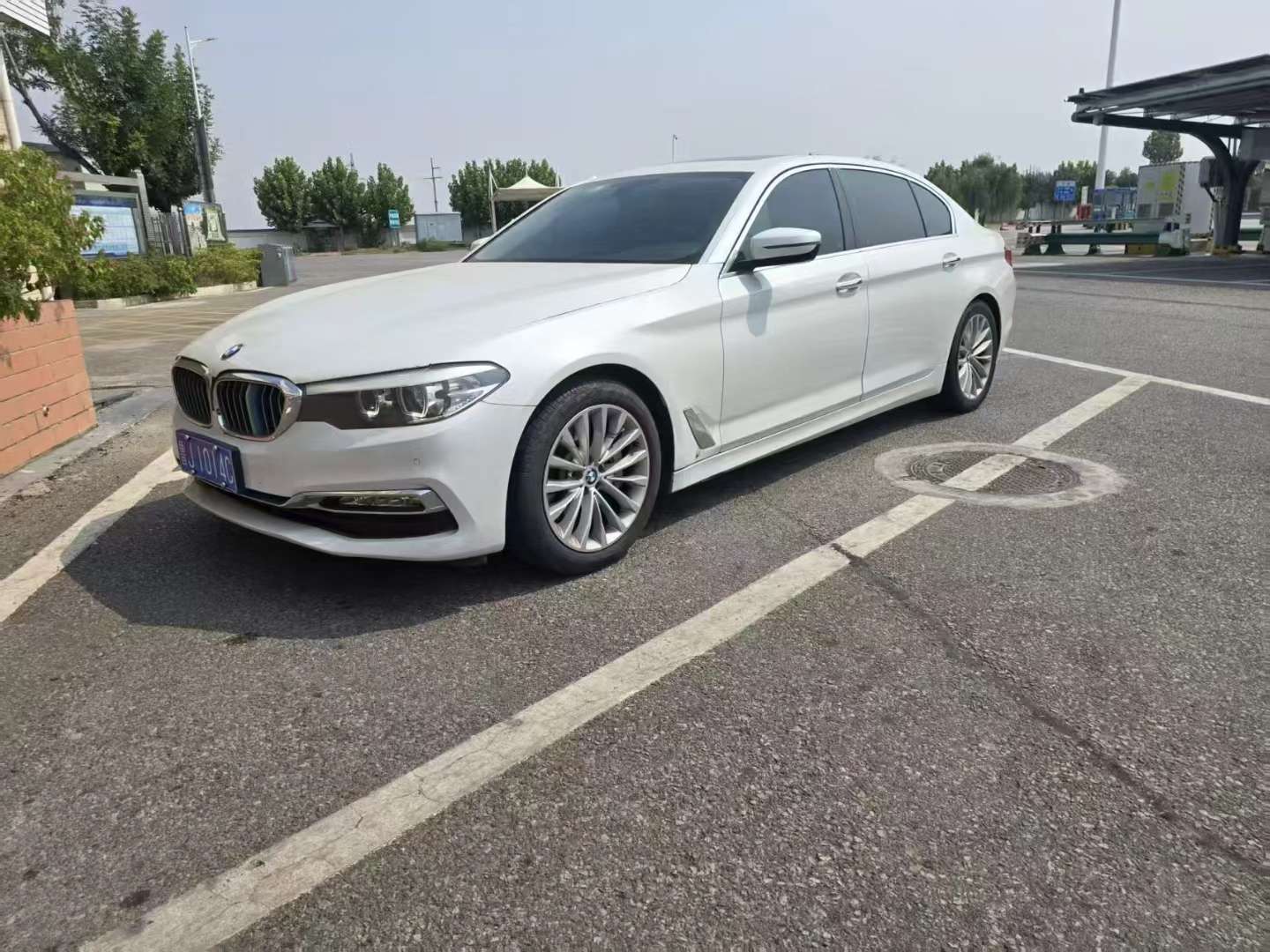 BMW 5 Series 530Li 2.0T High Trim