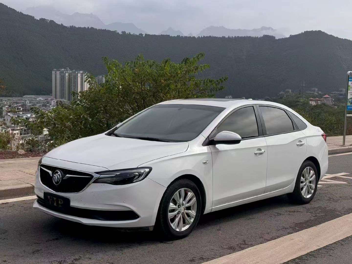 Buick Excelle 1.5L Automatic 3