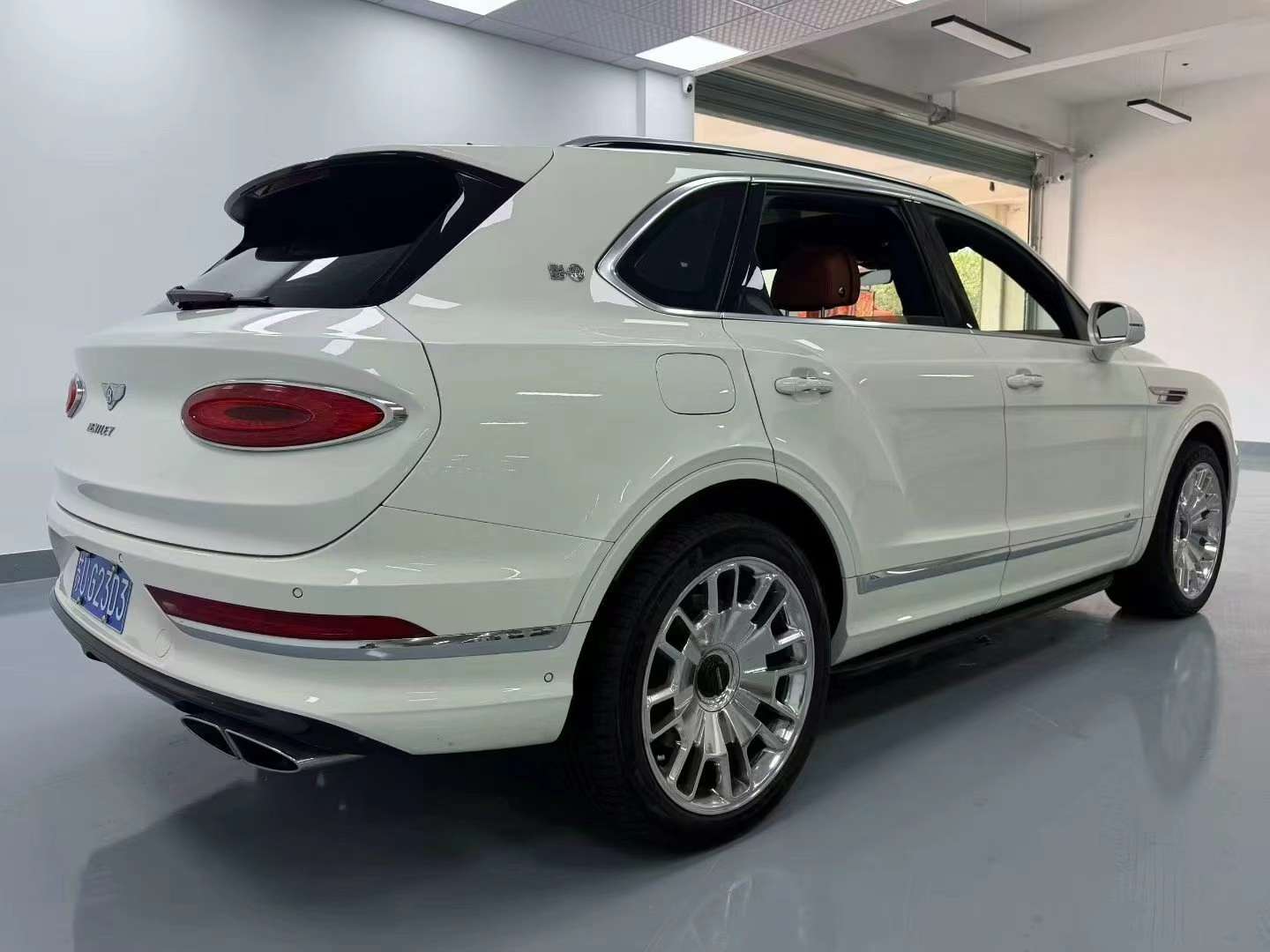 Bentley Bentayga 6