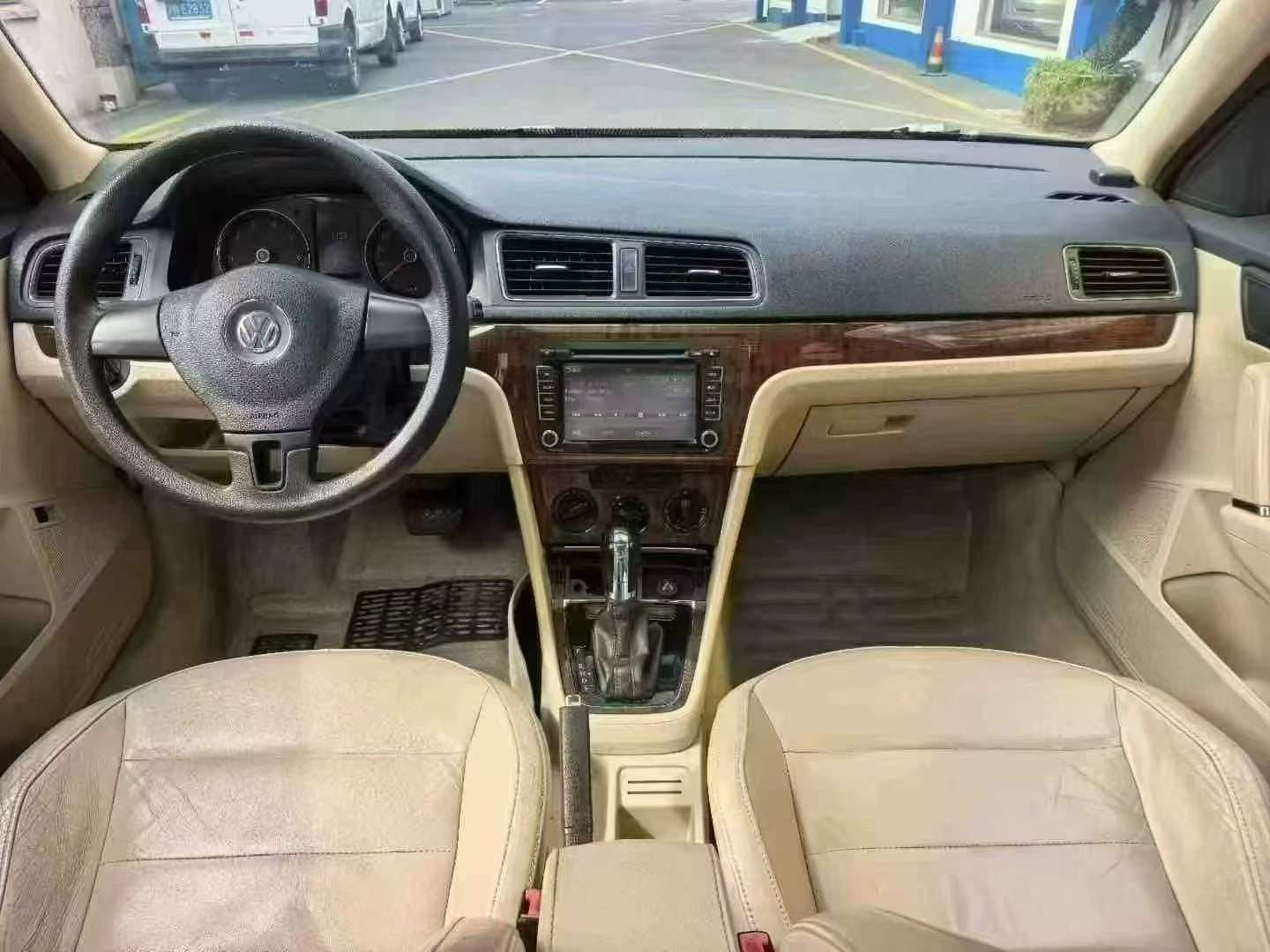 Volkswagen Lavida 9