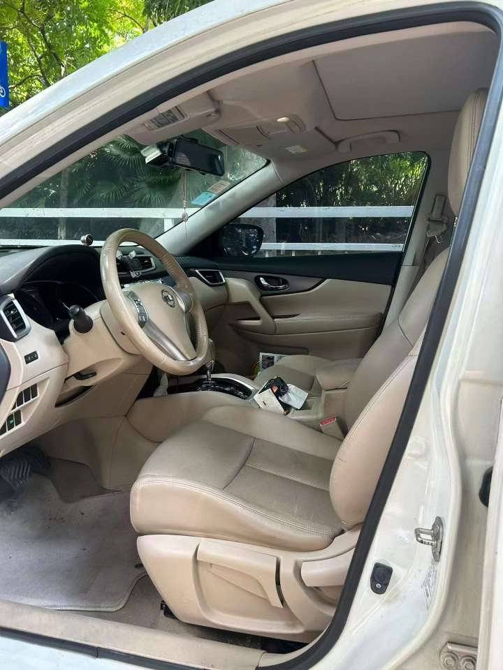 Nissan X-Trail 2015 2.0L Automatic Comfort Edition 4