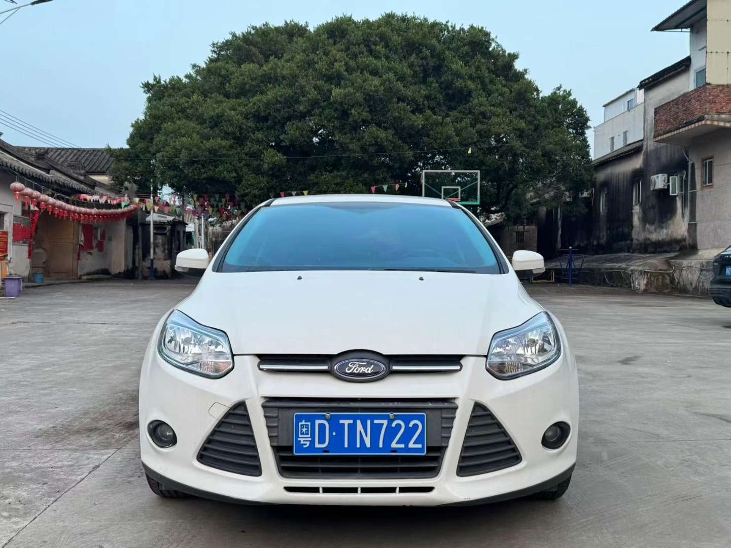 Ford Focus Focus Hatchback 1.6L Automatic No Sunroof 2
