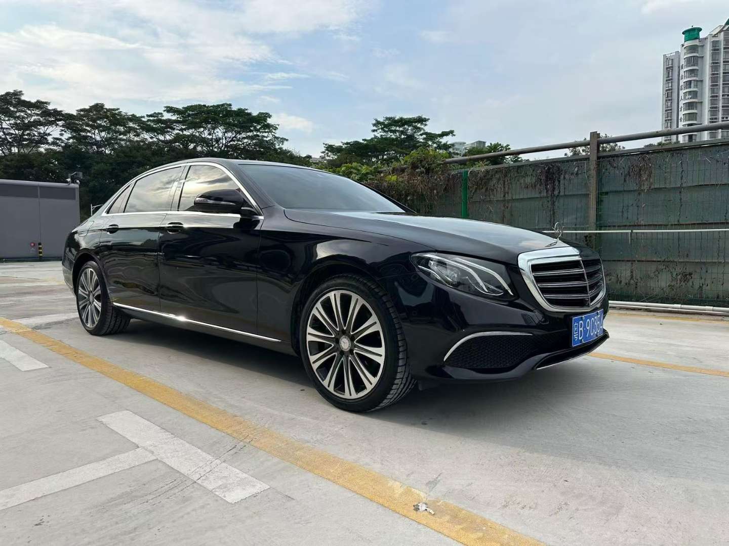 Mercedes-Benz E-Class 2017 E300L 2