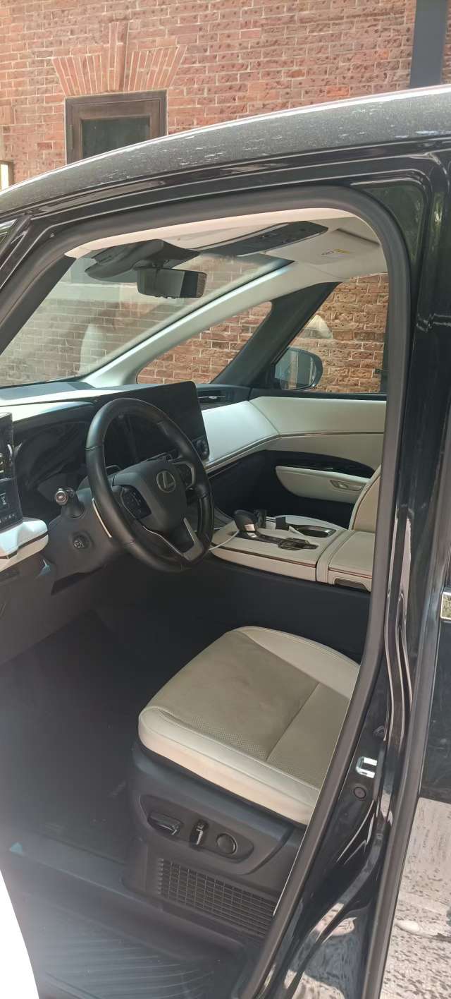 Toyota Alphard 5