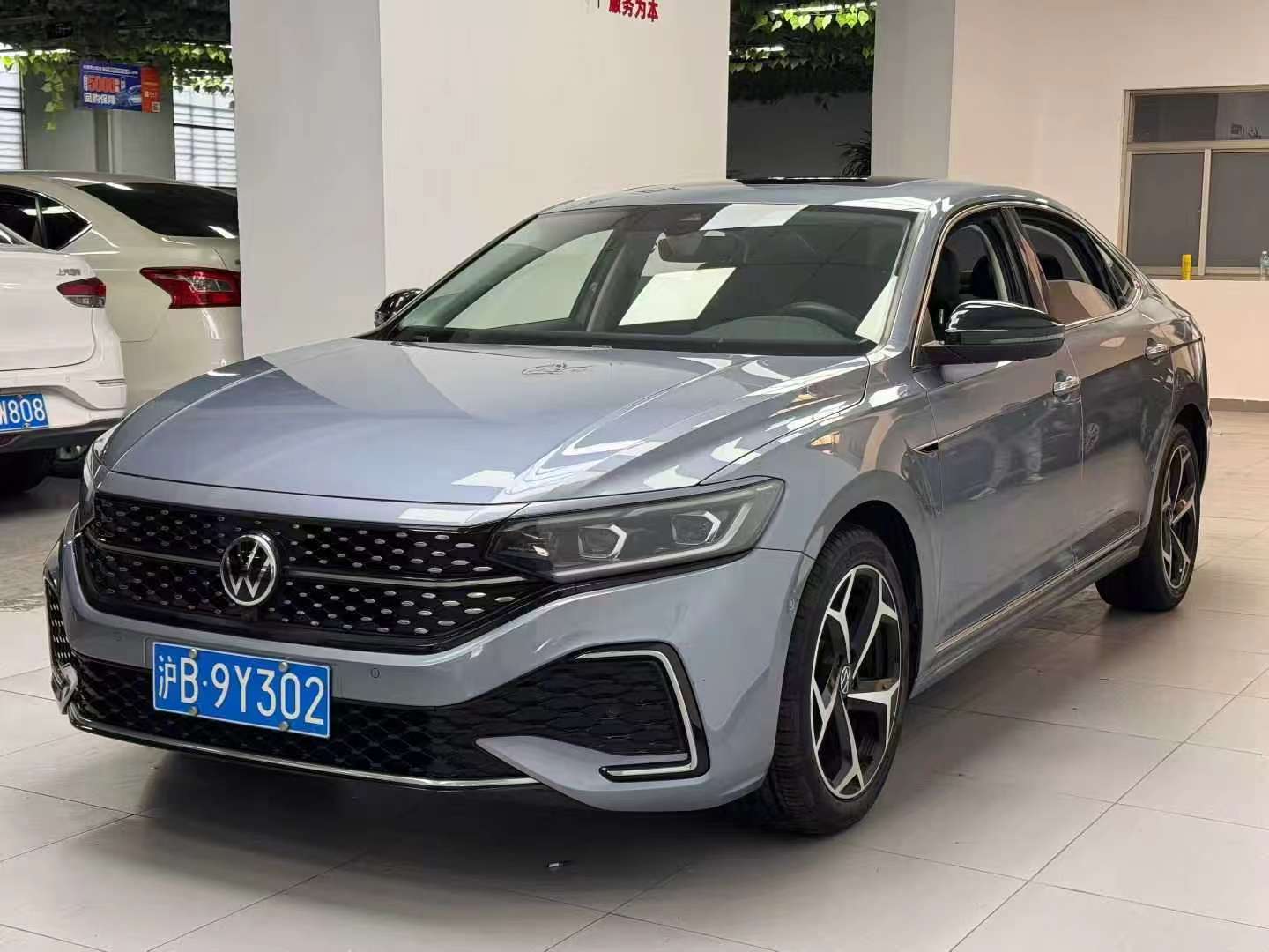 Volkswagen Passat Luxury Edition