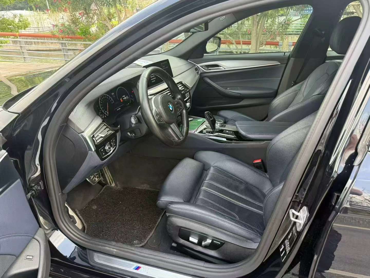 BMW 5 Series 525i M Sport Package 6