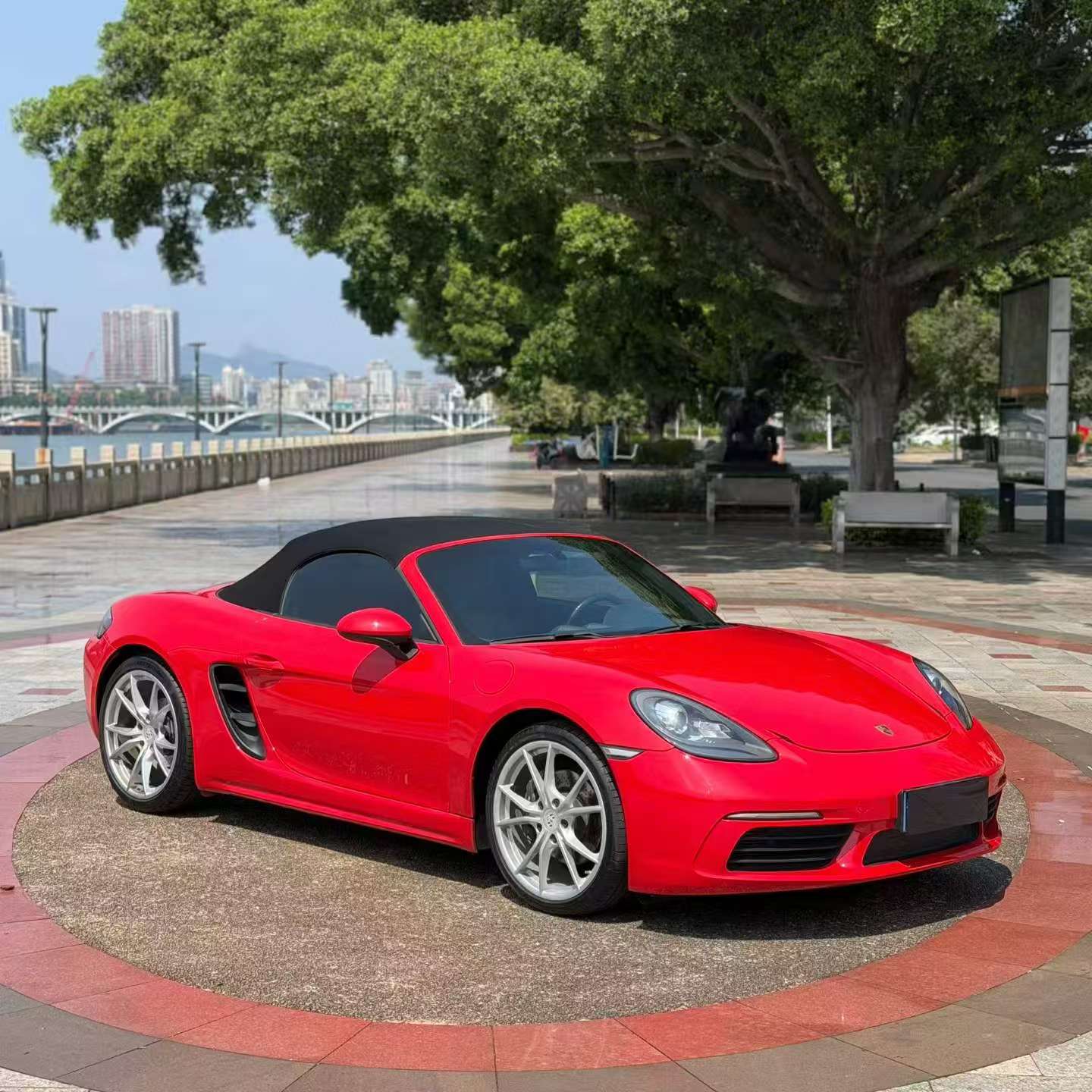 Porsche 718 2019 718 Convertible 3