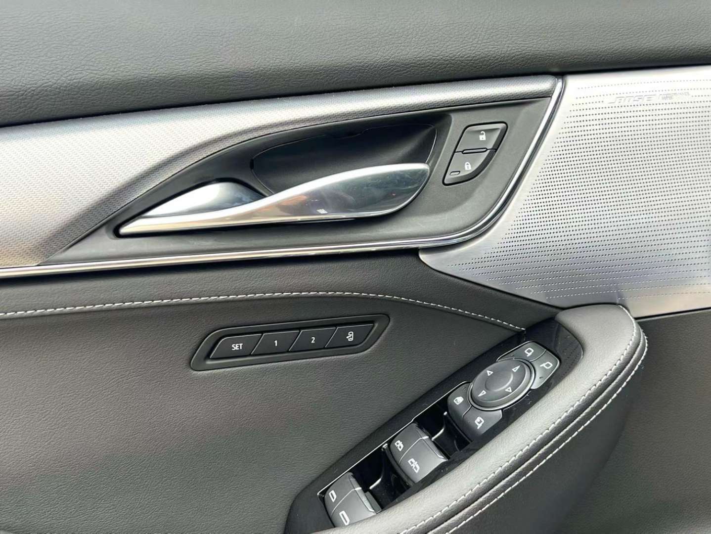 Cadillac CT5 2.0T 28T Premium 2