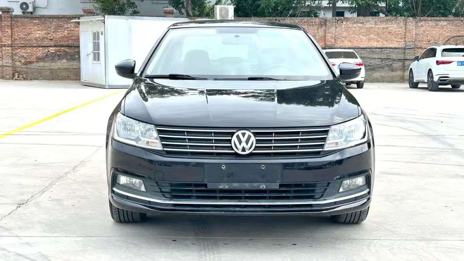 Volkswagen Lavida 1.6L Manual High Trim with Sunroof