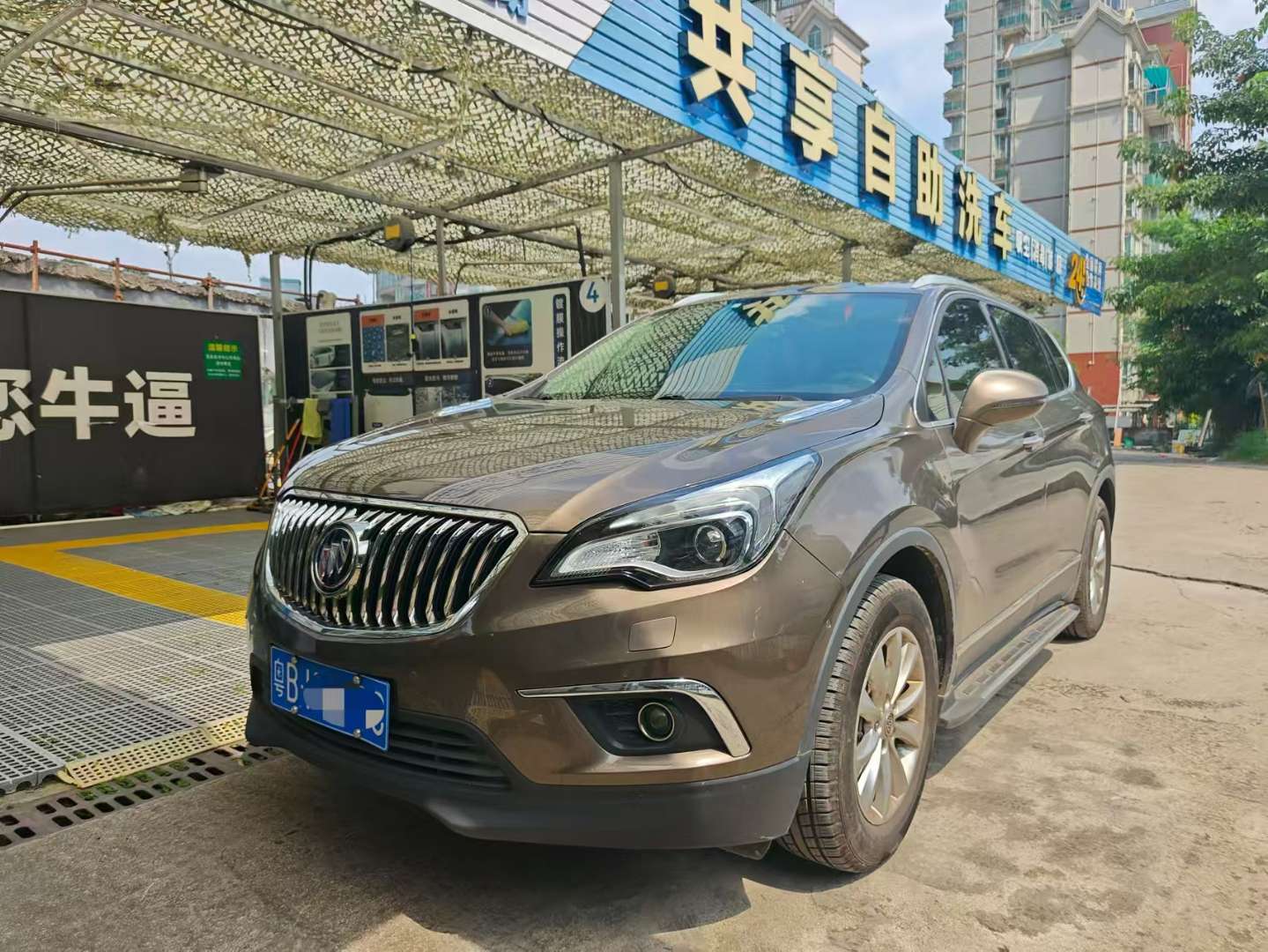 Buick Envision 28T AWD Luxury 2