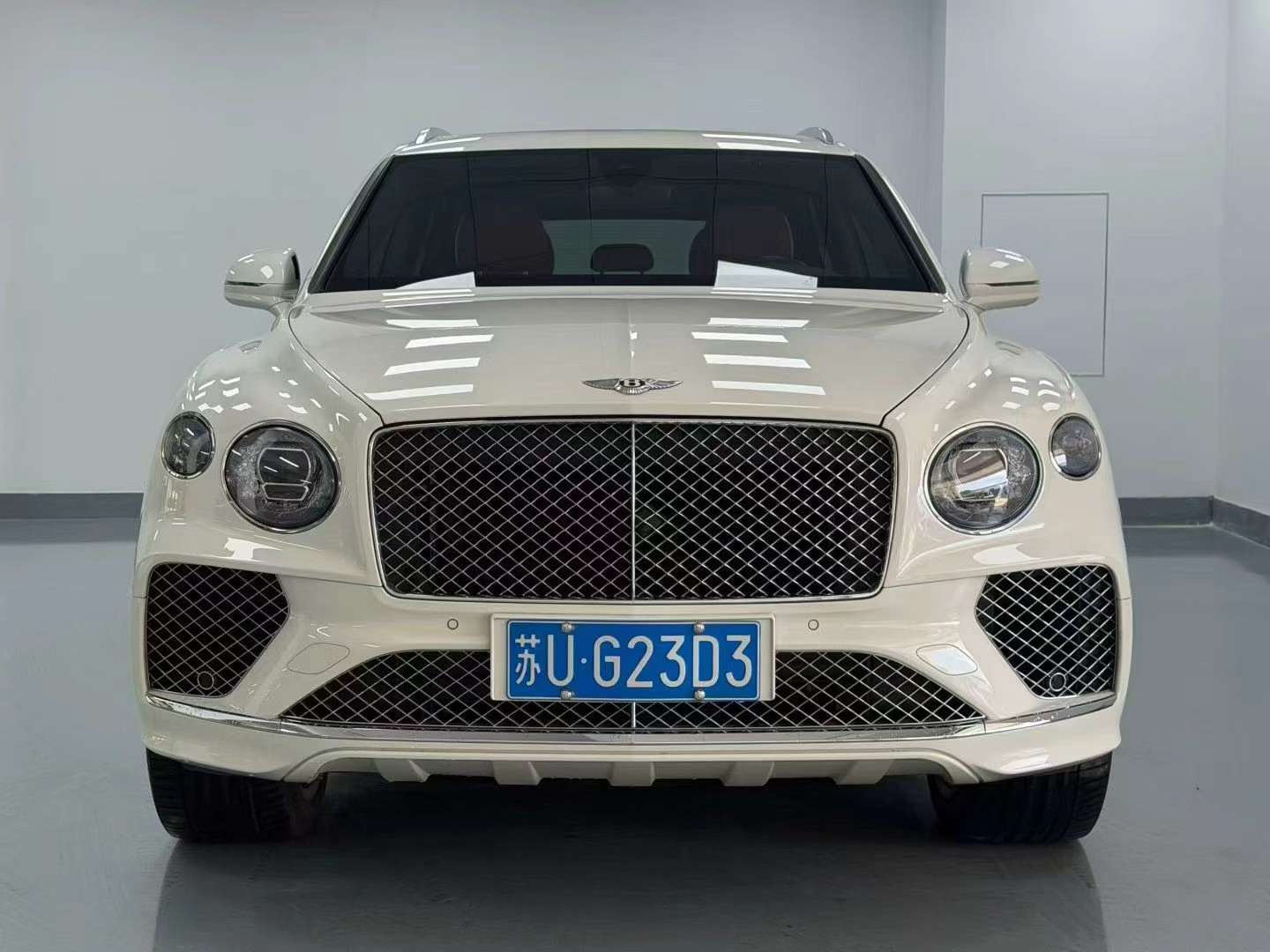 Bentley Bentayga 2