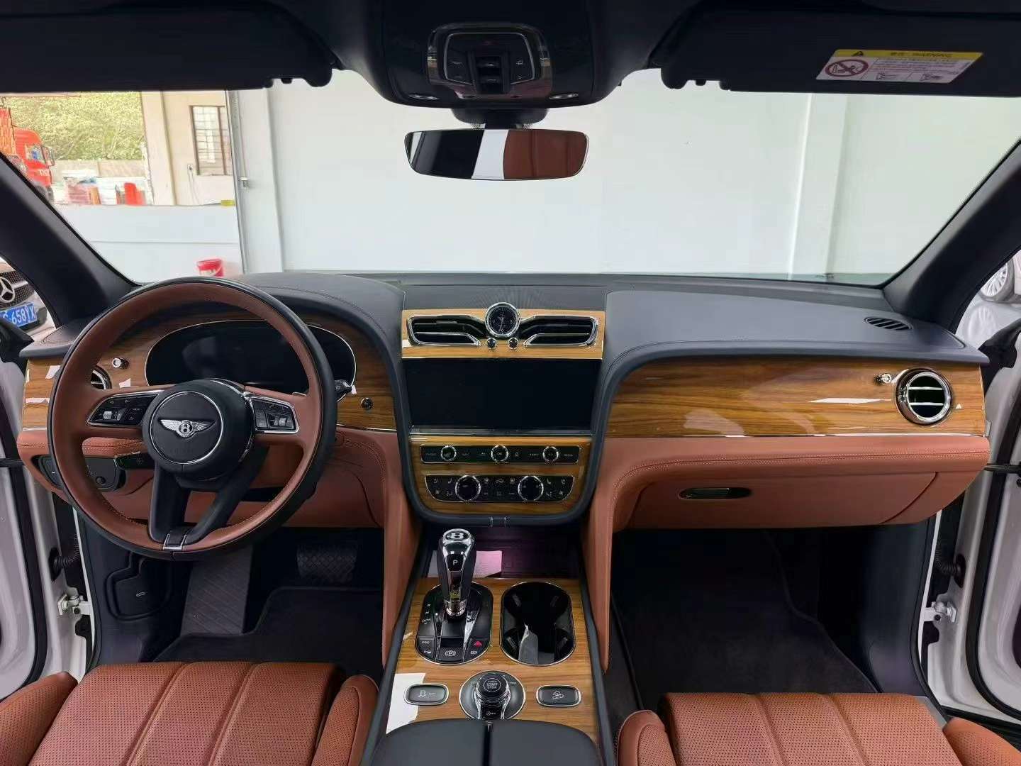 Bentley Bentayga 8