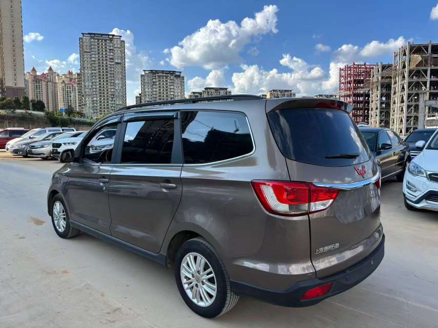 Wuling Hongguang S1 Manual 1.5L 5