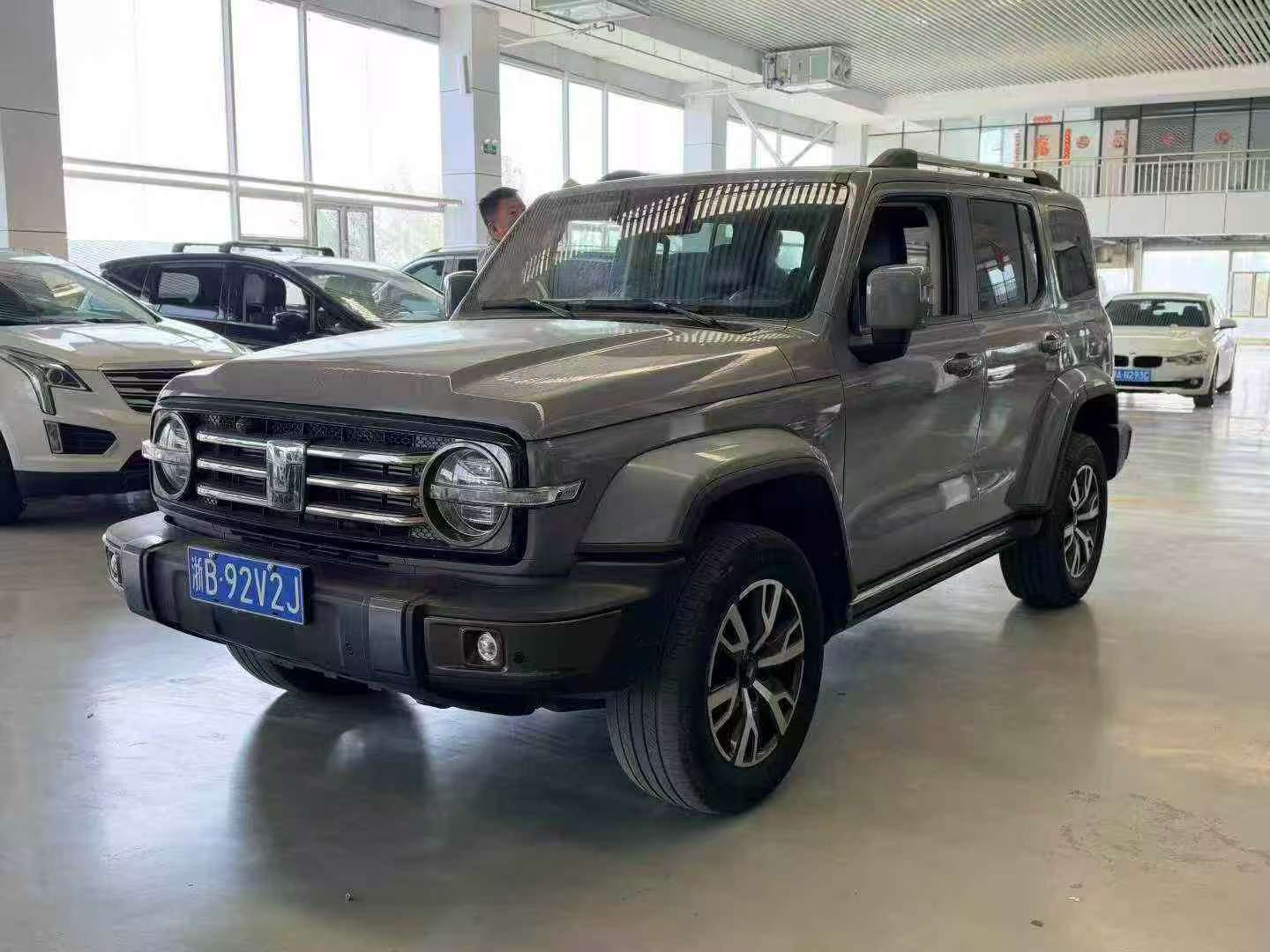 Tank 300 3