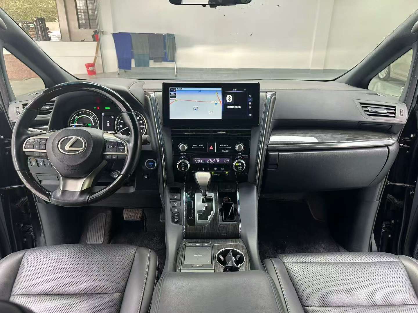 Lexus LM 2023 Imported 300h 7-Seat 6