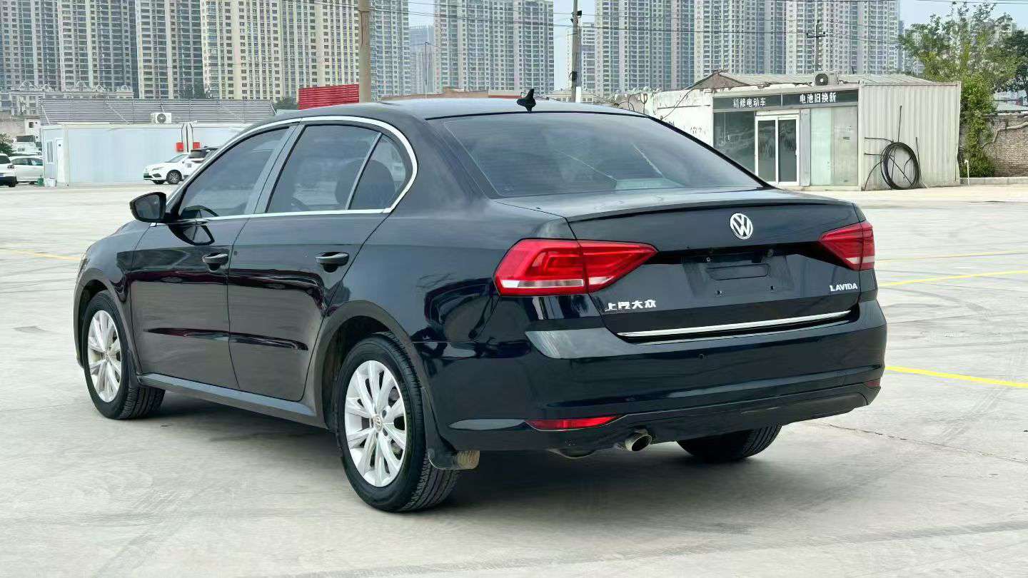 Volkswagen Lavida 1.6L Manual High Trim with Sunroof 8