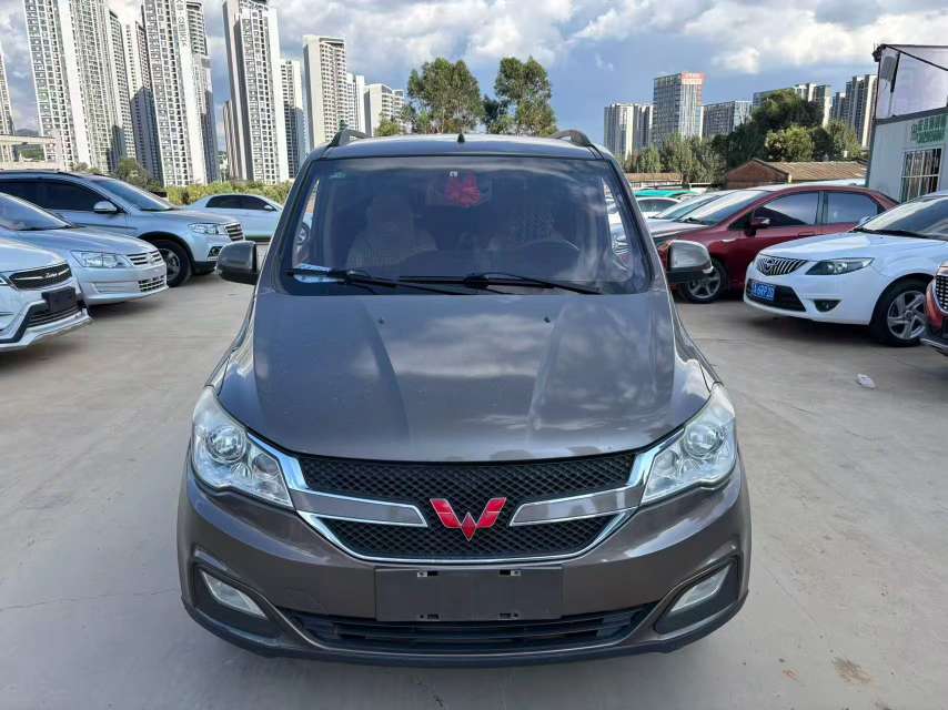 Wuling Hongguang S1 Manual 1.5L
