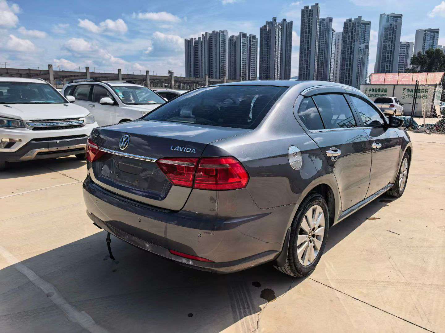 Volkswagen Lavida 6