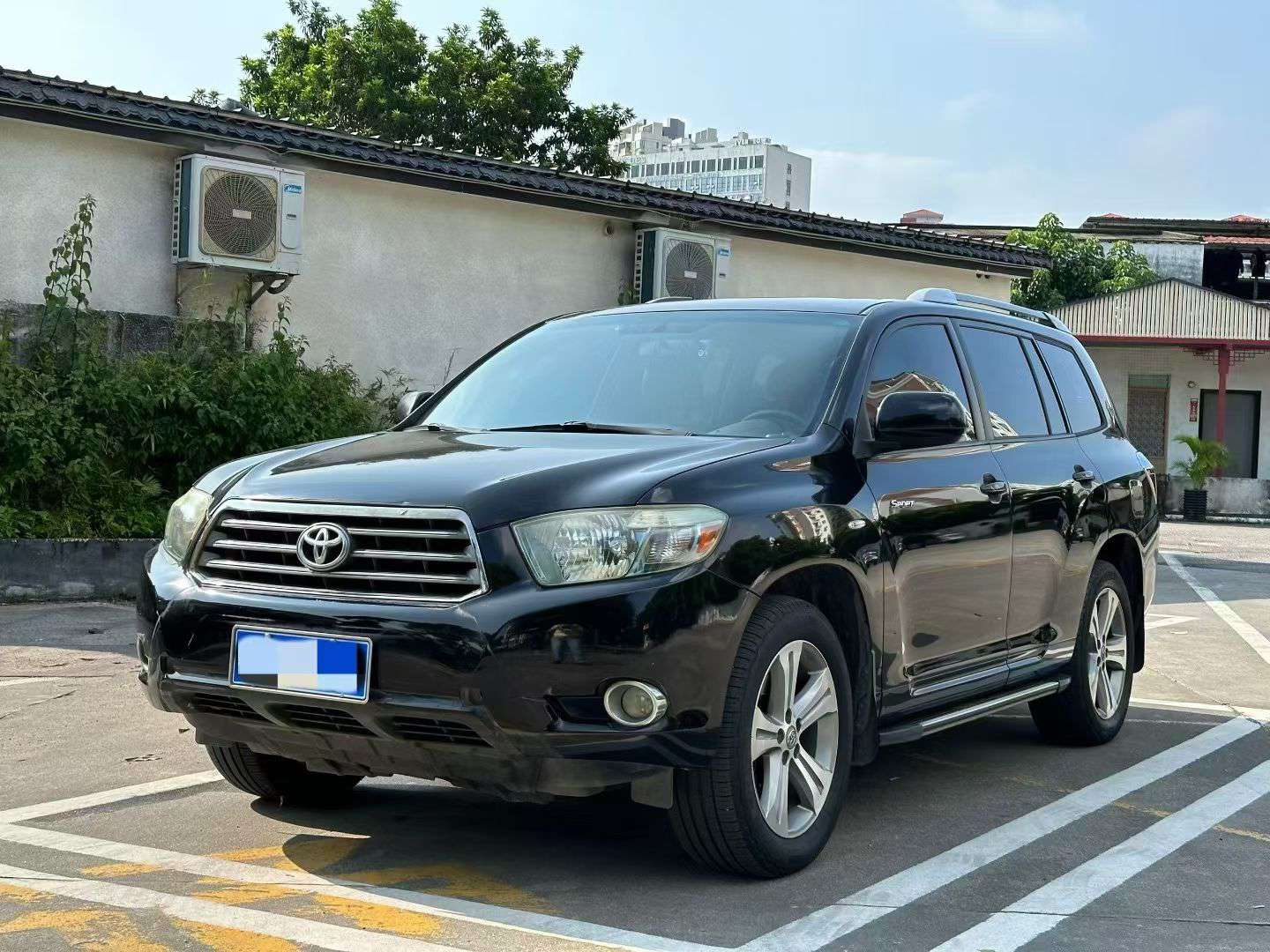 Toyota Highlander 7-Seat Luxury Edition 2.7L