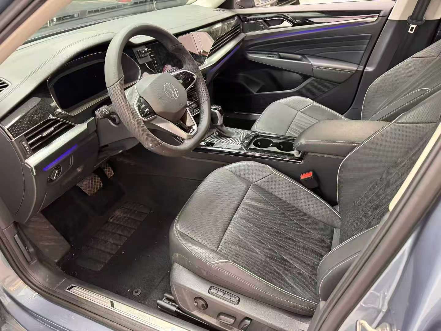 Volkswagen Passat Luxury Edition 7