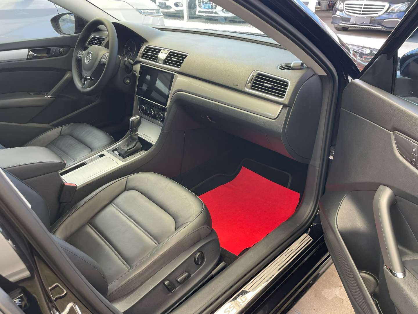 Volkswagen Passat 1.8T High Trim Automatic with Seat Heating 5