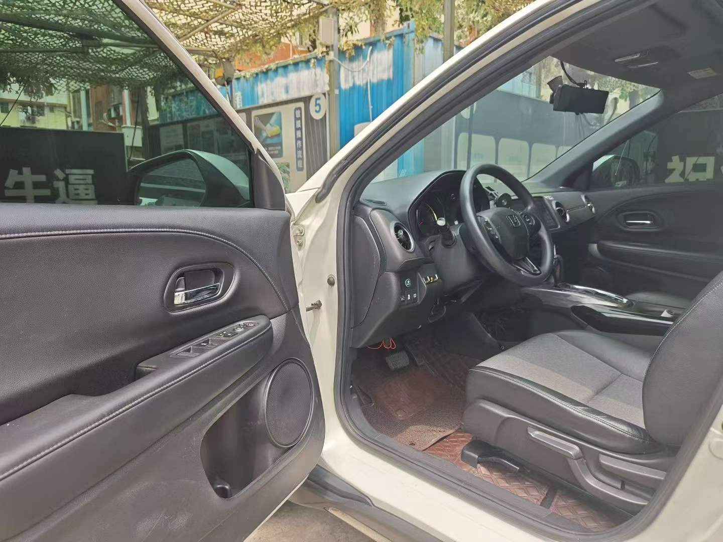 Honda XR-V 220TURBO 1.5T CVT Luxury Edition 4