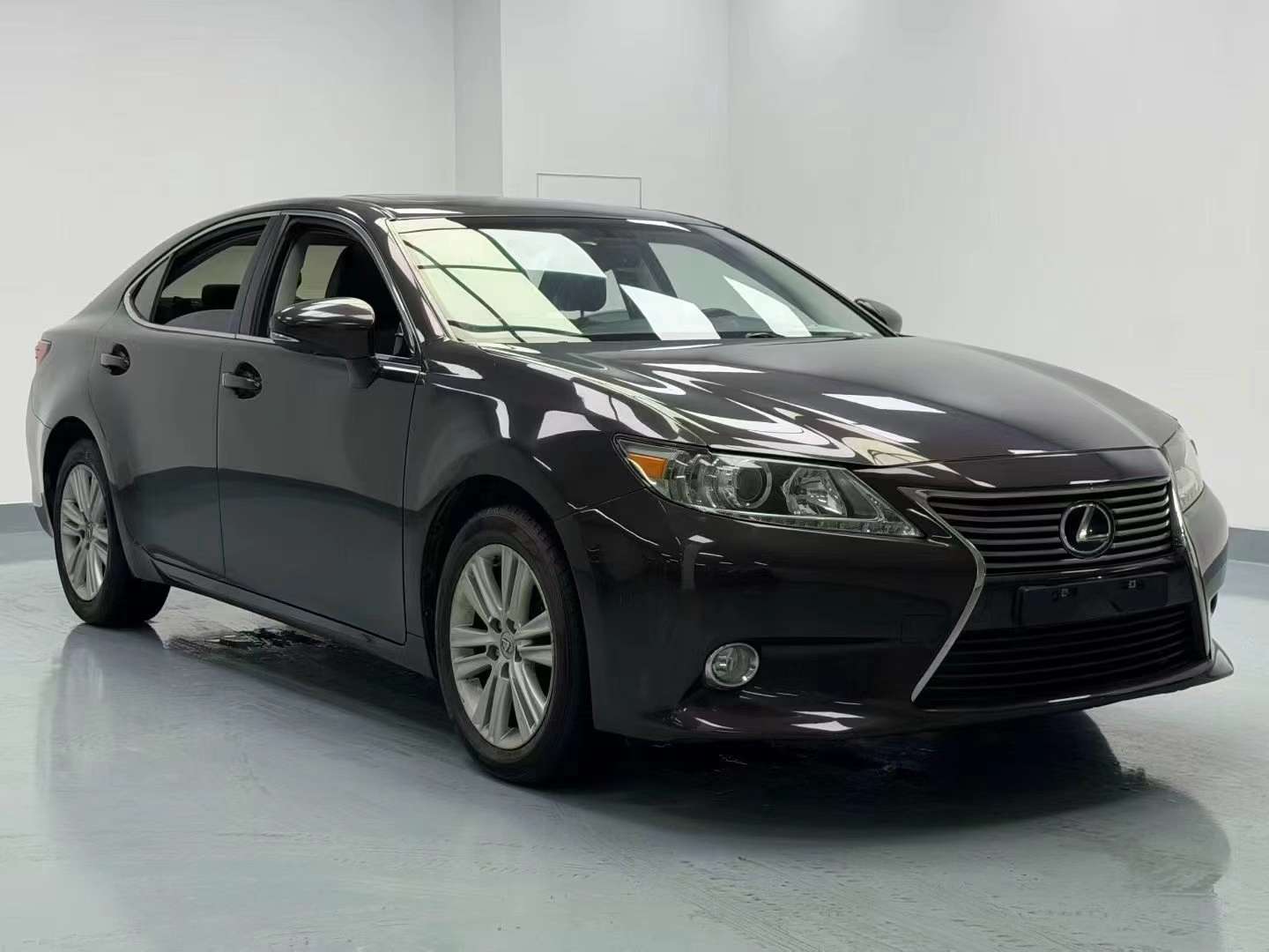Lexus ES ES250 Luxury Edition 3