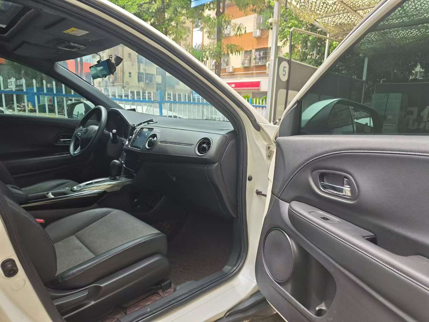 Honda XR-V 220TURBO 1.5T CVT Luxury Edition 6