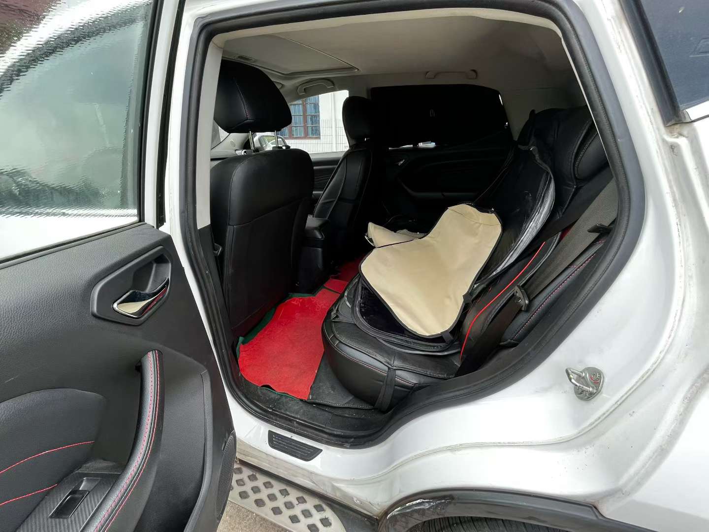 Soueast DX3 1.5L Manual High Trim Sunroof Edition 5