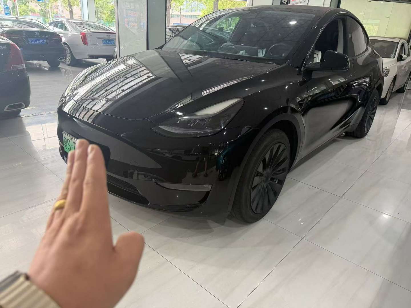 Tesla Model Y 2022 Long Range 2