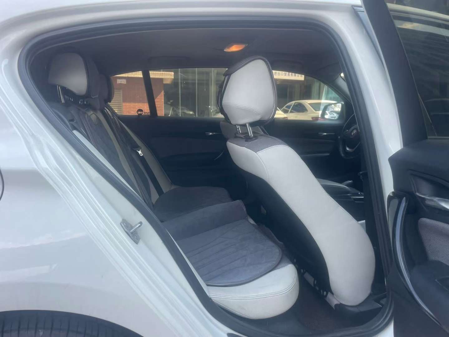 BMW 1 Series 1.6T Urban 7