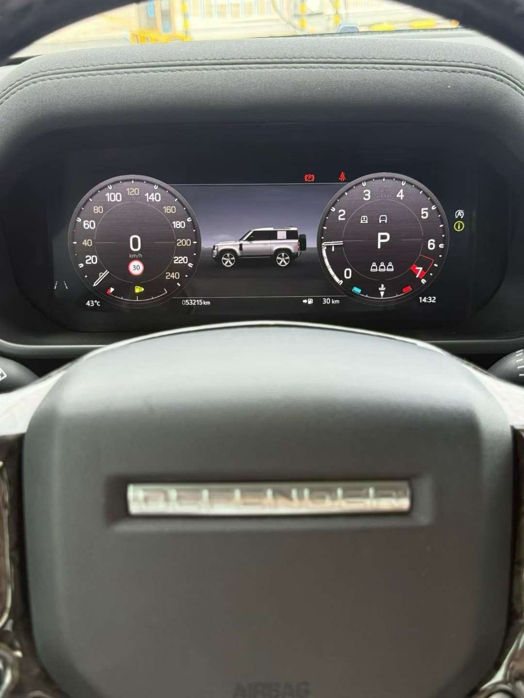 Land Rover Defender P400 XS 7