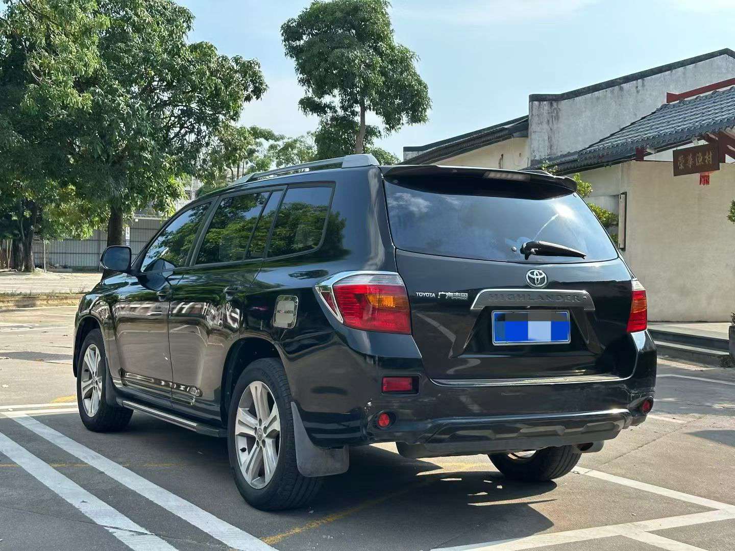 Toyota Highlander 7-Seat Luxury Edition 2.7L 9