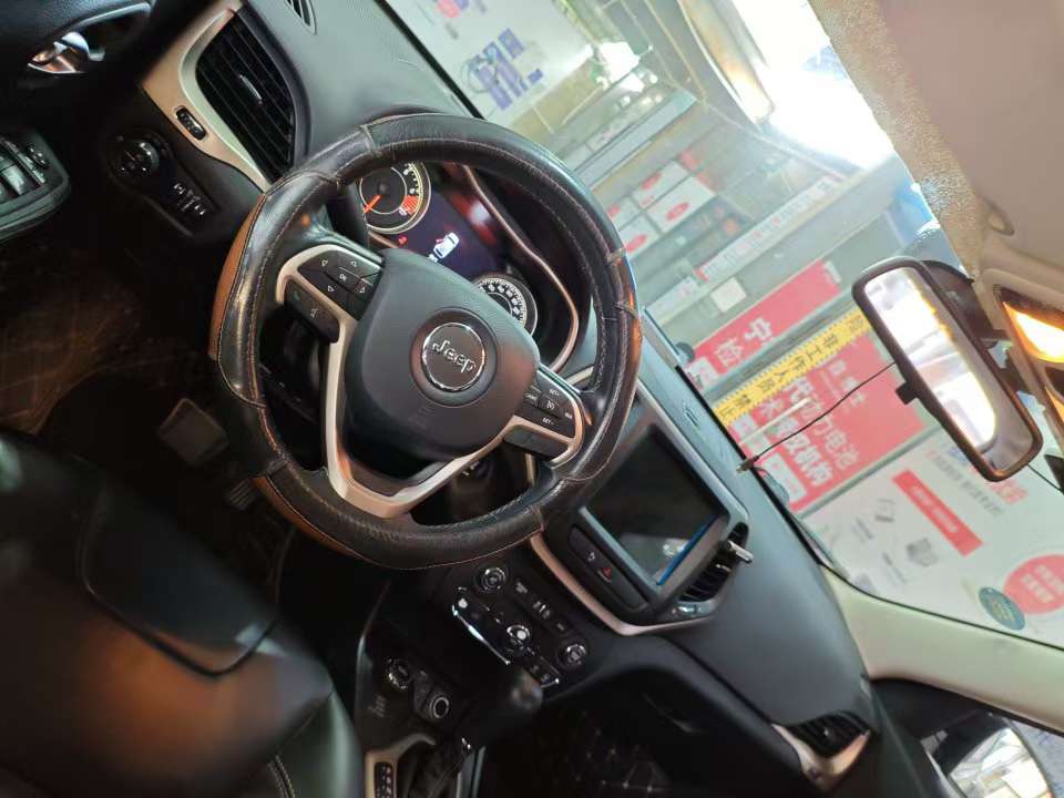 Jeep Cherokee 2016 2.4 Professional Intelligent 4