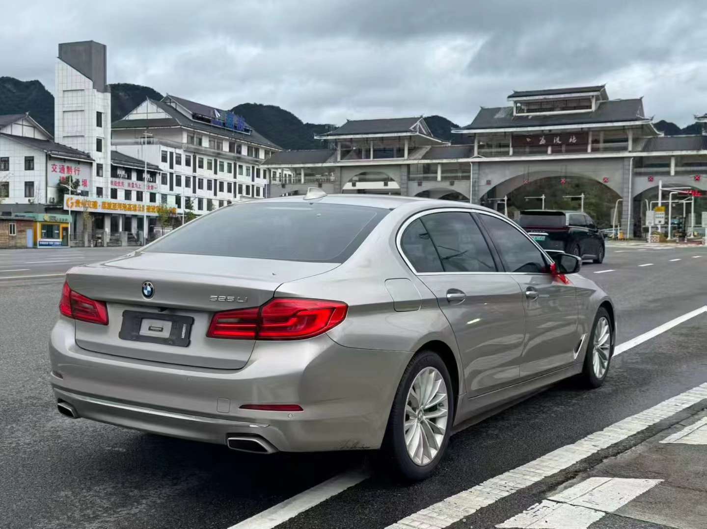 BMW 5 Series 525Li Luxury Edition 3