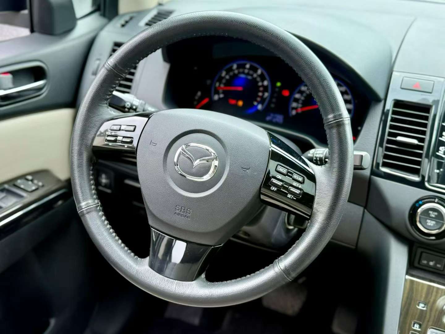 Mazda 8 2.5 Navigation Edition 2