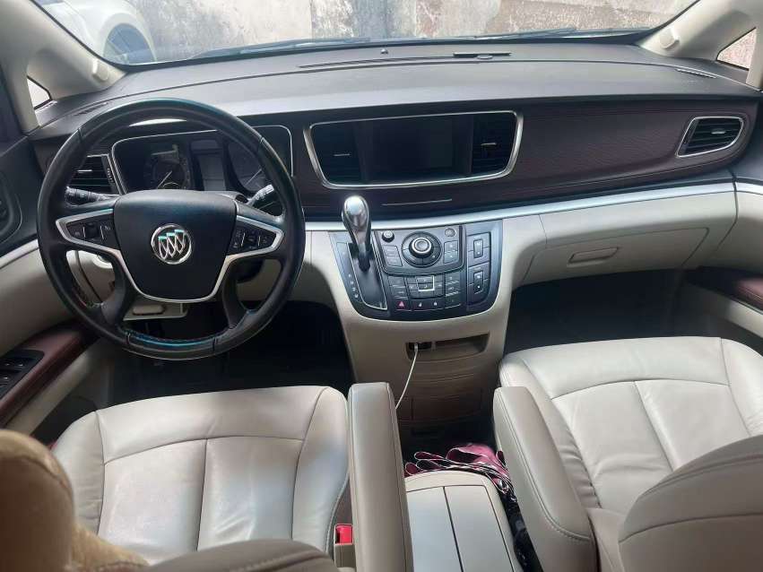 Buick GL8 GL8 2.5L Automatic 3