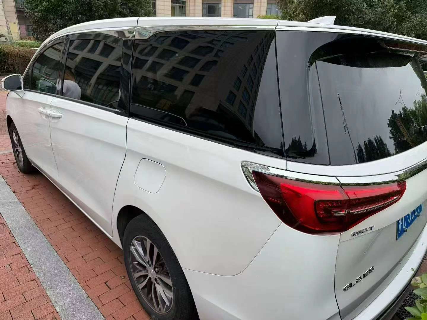 Buick GL8 2
