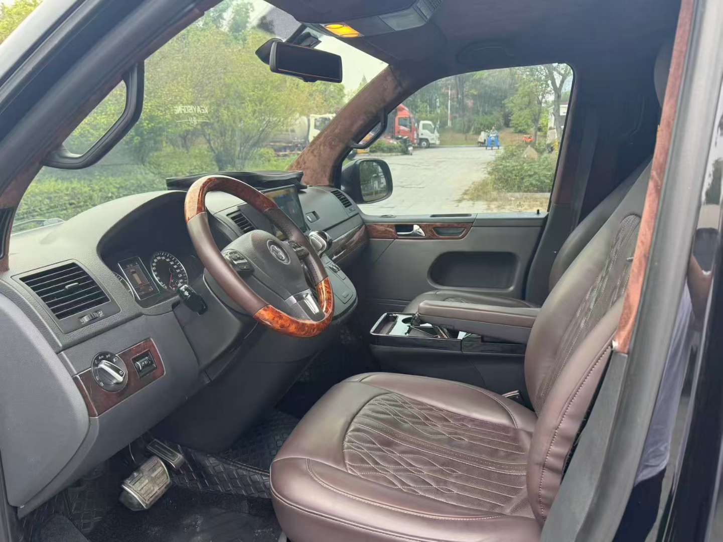 Volkswagen Multivan 5