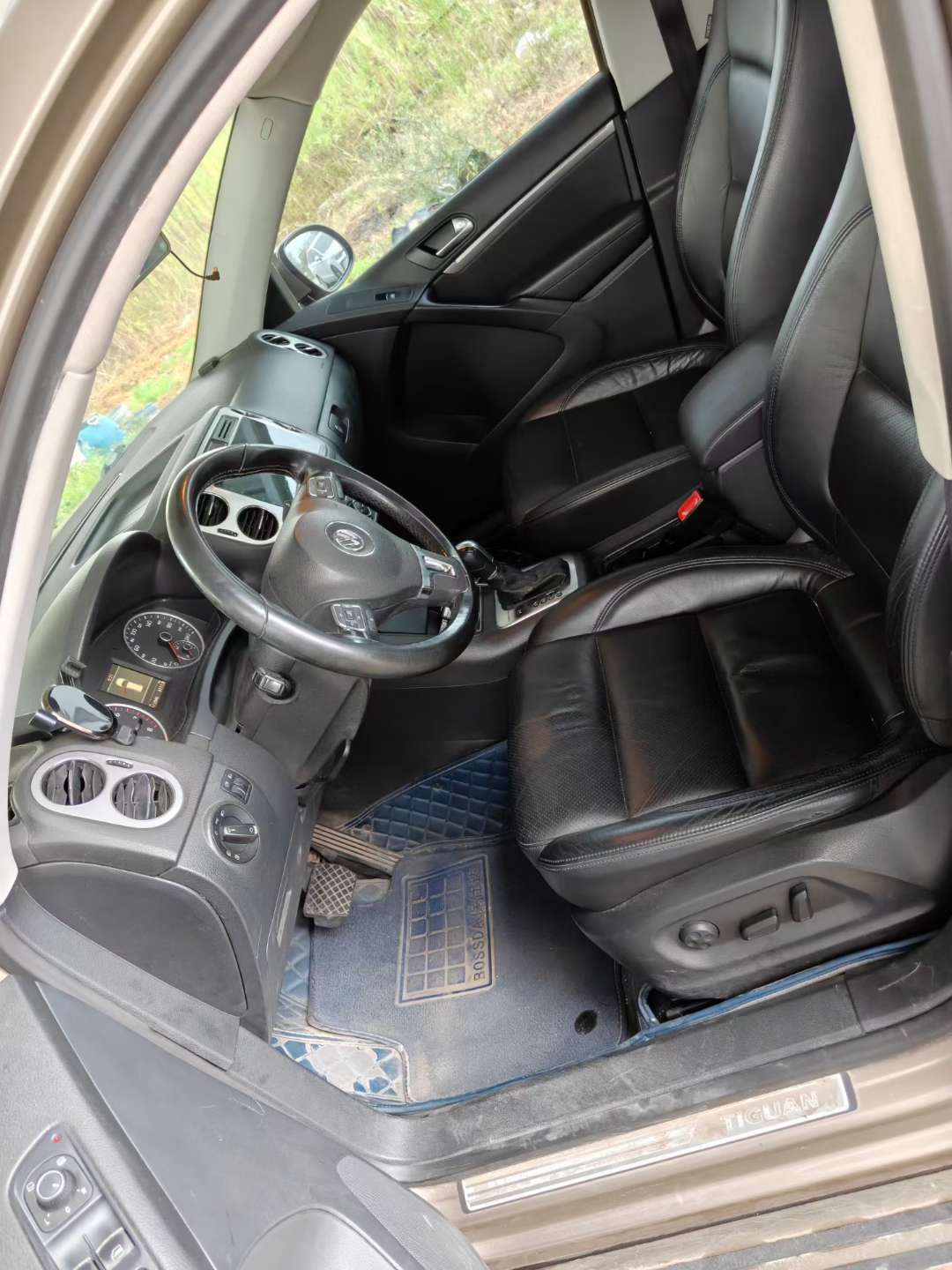 Volkswagen Tiguan 1.8 4WD Automatic Panoramic Sunroof 2