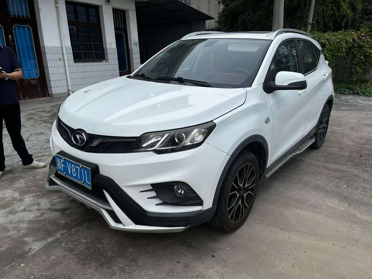Soueast DX3 1.5L Manual High Trim Sunroof Edition