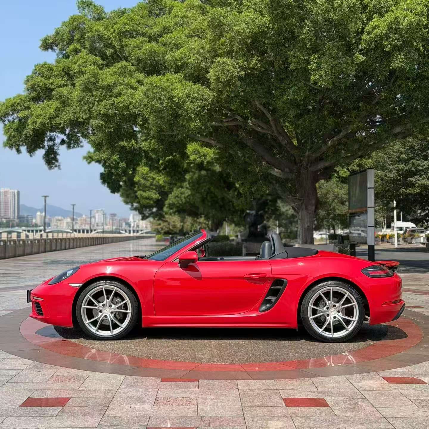 Porsche 718 2019 718 Convertible 9