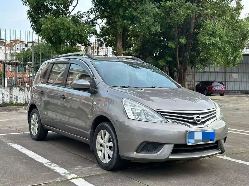 Nissan Livina 2015 1.6L Comfort Edition 3