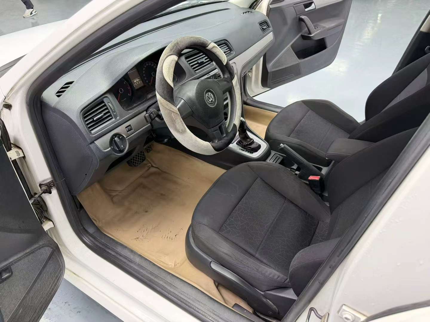 Volkswagen Lavida 7