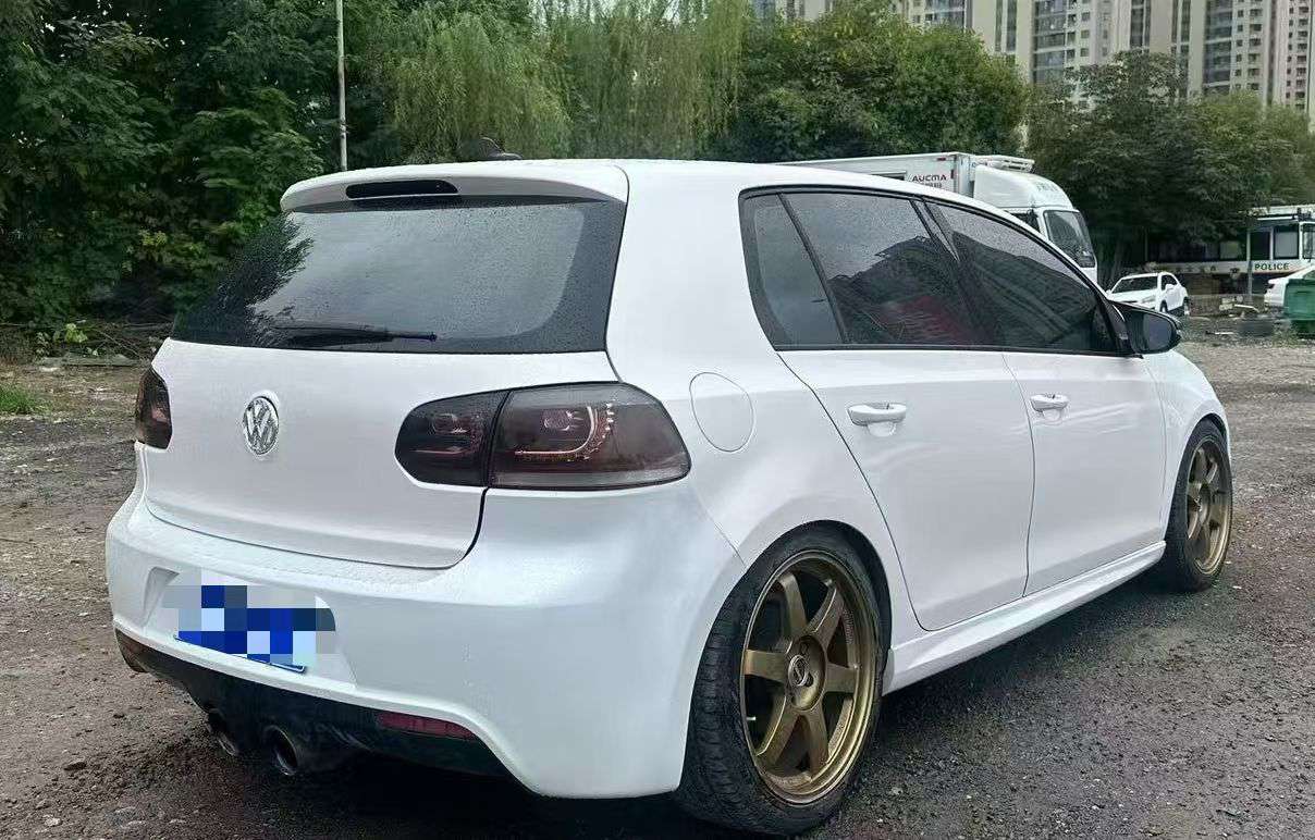 Volkswagen Golf 9