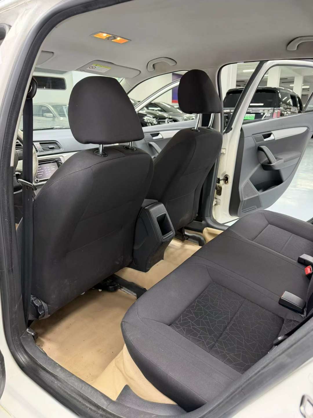 Volkswagen Lavida 9