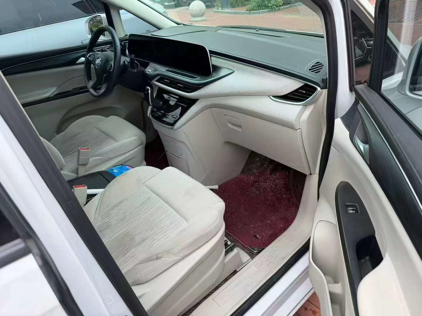 Buick GL8 4
