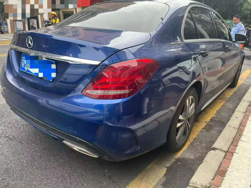 Mercedes-Benz C-Class 2