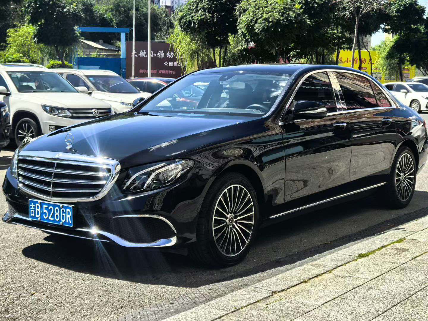 Mercedes-Benz E-Class 2019 E260L 3
